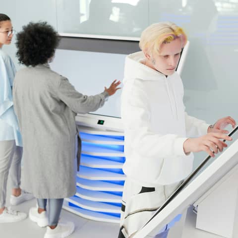 E312 - From Personalized UIs to Copilots: UX in 2026