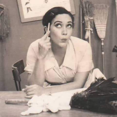 #869 Velda González: artista y servidora pública