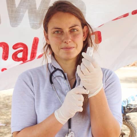 #20: "Freedom is not the absence of responsibilities. It’s choosing which responsibilities you take." With The Travelling Vet, Helga Kausel.