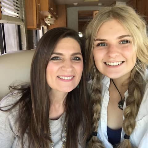 Olivia and Michelle Williams live from "The Digital Bird's Nest"