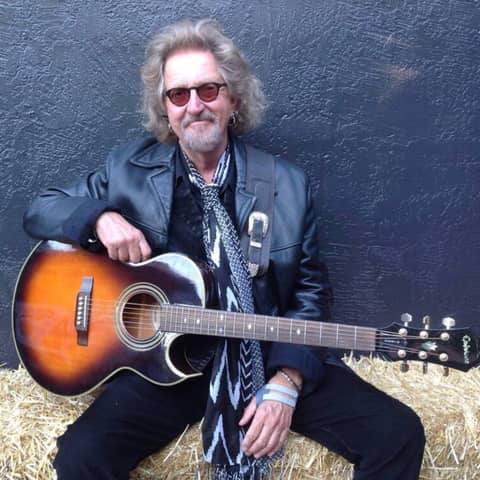 Don't shoot, I'm the Guitar Man ! Talking with author Buzzy Martin