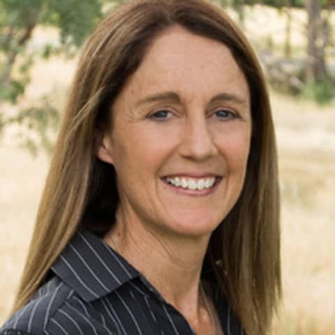 #32: Healthy healthcare teams. With Roz Lindsay