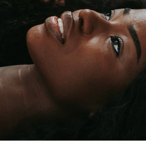 Girl, don't lay down..