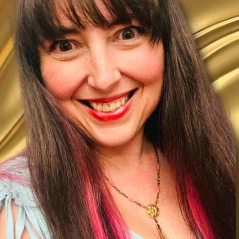 651 | Words of Wisdom from an Author, Educator, and Coach - Interview - Heather Claus