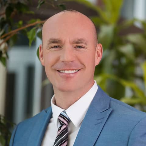 189. Creatine as Medicine: Brain Health, Bone, & Longevity | Darren Candow, PhD