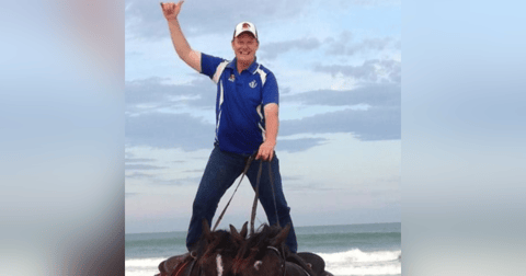 # 4: To the brink and back: a guide to surviving and thriving in veterinary science. Dr Oliver Liyou # 4: To the brink and back: a guide to surviving and thriving in veterinary science. Dr Oliver Liyou