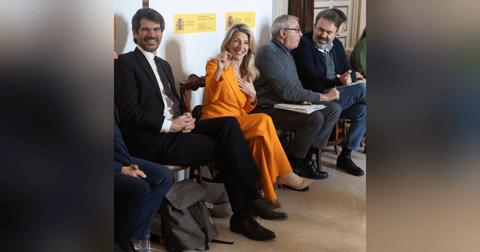 Prensa económica: Yolanda Díaz se prepara para implantar su 'Gran Hermano laboral' Prensa económica: Yolanda Díaz se prepara para implantar su 'Gran Hermano laboral'