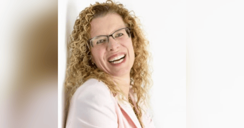 How do Marketers Avoid Doing Things Higgledy-Piggledy? Have an Integrated Marketing Approach, Move Away from Random Acts of Marketing How do Marketers Avoid Doing Things Higgledy-Piggledy? Have an Integrated Marketing Approach, Move Away from Random Acts of Marketing