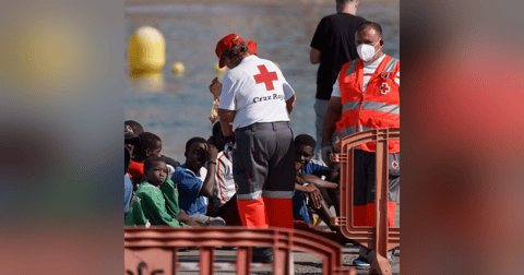 Las Noticias de La Mañaña: El Gobierno excluye a País Vasco y Cataluña del reparto de menas Las Noticias de La Mañaña: El Gobierno excluye a País Vasco y Cataluña del reparto de menas