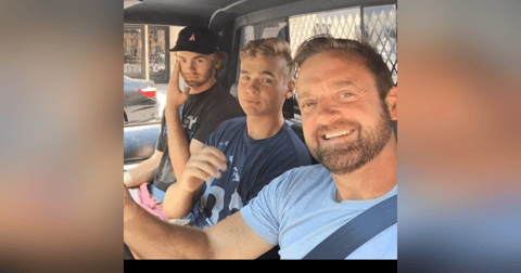 Bareboat Charters: What You Probably Don't Know Featuring Kenny Hilderbrandt of RentABoat.com - Episode #144 Bareboat Charters: What You Probably Don't Know Featuring Kenny Hilderbrandt of RentABoat.com - Episode #144