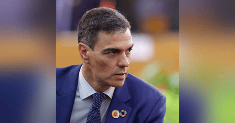 Prensa económica: La banca cierra el grifo del crédito para asumir los tres golpes fiscales de Sánchez Prensa económica: La banca cierra el grifo del crédito para asumir los tres golpes fiscales de Sánchez