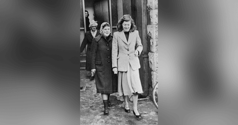 23. Heavenly Creatures 23. Heavenly Creatures