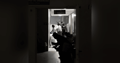 Las Noticias de La Mañana: El apagón deja al menos cinco muertos Las Noticias de La Mañana: El apagón deja al menos cinco muertos