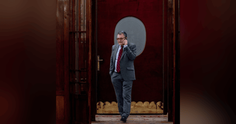 La República de los Tonnntos: Cuando Aitor Esteban negó la relación entre el PVN y Hitler La República de los Tonnntos: Cuando Aitor Esteban negó la relación entre el PVN y Hitler