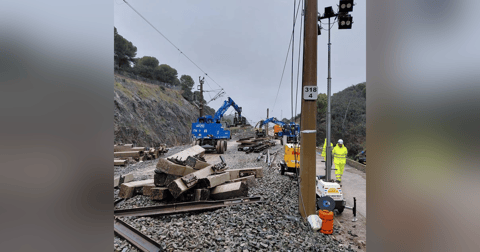 Las Noticias de La Mañana: Adamuz: 15 segundos entre el descarrilamiento y el choque, los maquinistas no tuvieron margen Las Noticias de La Mañana: Adamuz: 15 segundos entre el descarrilamiento y el choque, los maquinistas no tuvieron margen