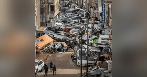 Reportajes en Es la Mañana: 130.000 coches afectados por la DANA Reportajes en Es la Mañana: 130.000 coches afectados por la DANA