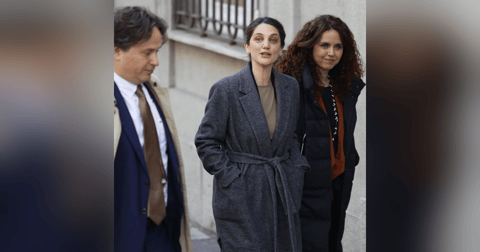 La República de los Tonnntos: La amnesia y la relación con los medios de Pilar Sánchez Acera La República de los Tonnntos: La amnesia y la relación con los medios de Pilar Sánchez Acera