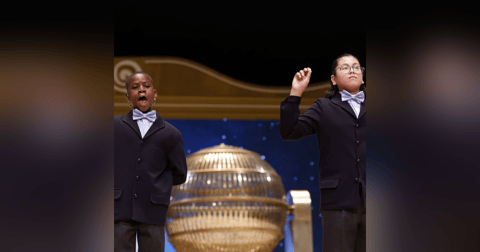 El alcalde de Alfafar: "Que toque la Lotería de Navidad al menos suaviza un poco el dolor que estamos sufriendo" El alcalde de Alfafar: "Que toque la Lotería de Navidad al menos suaviza un poco el dolor que estamos sufriendo"