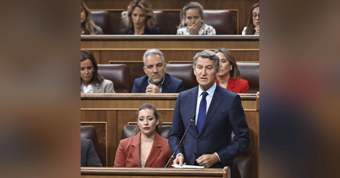 Tertulia de Federico: Feijóo dice a Sánchez que si "tiene miedo de acabar usted mismo en el juzgado" Tertulia de Federico: Feijóo dice a Sánchez que si "tiene miedo de acabar usted mismo en el juzgado"