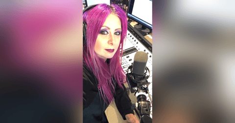 Episode 18 6/27/2022 Mistress Carrie 100.1FM The Pike Episode 18 6/27/2022 Mistress Carrie 100.1FM The Pike