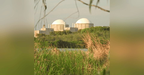 Prensa económica: La central de Almaraz deja de funcionar porque no puede pagar los impuestos Prensa económica: La central de Almaraz deja de funcionar porque no puede pagar los impuestos