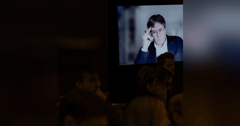 Federico a las 8: Sánchez y Puigdemont se abrazan para estirar la legislatura Federico a las 8: Sánchez y Puigdemont se abrazan para estirar la legislatura