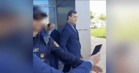 Las Noticias de La Mañana: La Audiencia de Badajoz retrasa su decisión sobre el hermano de Sánchez Las Noticias de La Mañana: La Audiencia de Badajoz retrasa su decisión sobre el hermano de Sánchez