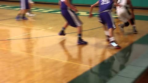 Daryan thompson puttin on work basketball game