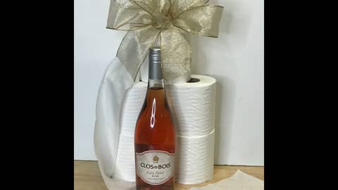 Episode 115-Winey Friends Baskets Quarantined Facebook Group Interview