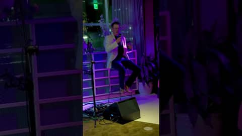 Choosing the best jacket for the occasion is essential 🏏📕🎙️