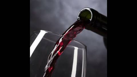 Episode 124-Instagram Live, Bees In The Vineyards, Italian Wine Troubles