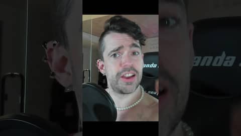 Janeway: Gender-transcending Starfleet captain | #startrek #queer #nerd #nonbinary #trans #iconic