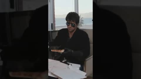 Ever cut your pizza with scissors? ✂️🍕 Ever cut your pizza with scissors? ✂️🍕