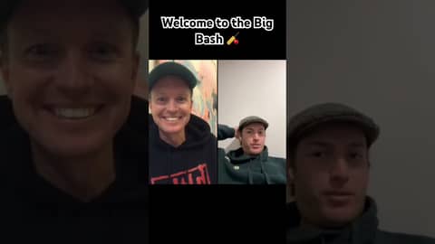 Baxter Holt announced his Big Bash career with back to back reverse sweeps 🏏