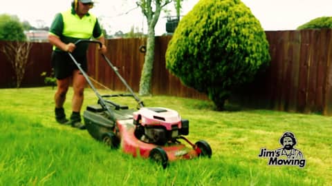 Malcolm from Jim's Mowing tells us the benefits of owning his own business | Jim’s Mowing NZ |