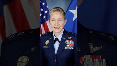 US Air Force Maj Gen Jeannie Leavitt: First Female US Fighter Pilot US Air Force Maj Gen Jeannie Leavitt: First Female US Fighter Pilot