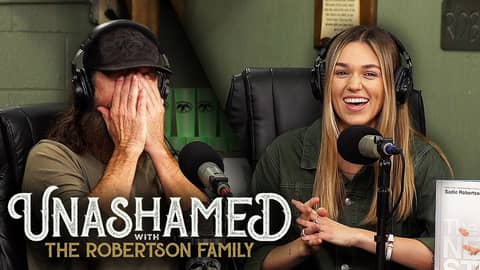 Sadie Robertson Huff Admits Her First Speaking Engagement Was a Total Disaster! | Ep 997 Sadie Robertson Huff Admits Her First Speaking Engagement Was a Total Disaster! | Ep 997