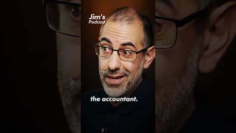 What’s the difference between bookkeepers and accountants?