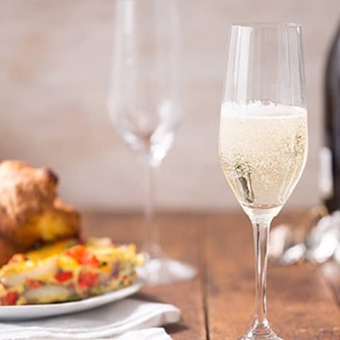 Episode 25- Sparkling Wine With Food, Aged Wines, South Africa, Wine Coolers