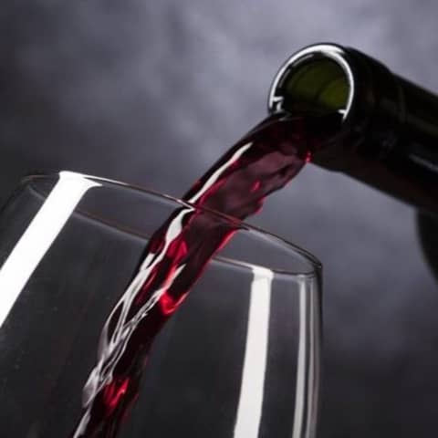 Episode 124-Instagram Live, Bees In The Vineyards, Italian Wine Troubles