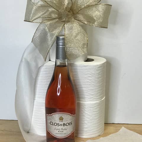 Episode 115-Winey Friends Baskets Quarantined Facebook Group Interview