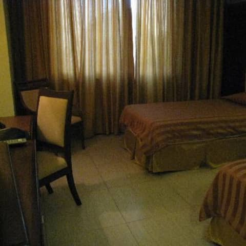 (PARTE FINAL) EL ANTERIOR INQUILO DE MI NUEVO DEPARTAMENTO ME DEJO UNA GUIA DE SUPERVIVENCIA