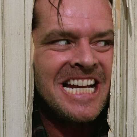 ALGUIEN HA ESTADO DEJANDO NOTAS EN MI CASA, ESTA COMENZANDO A ASUSTARME.