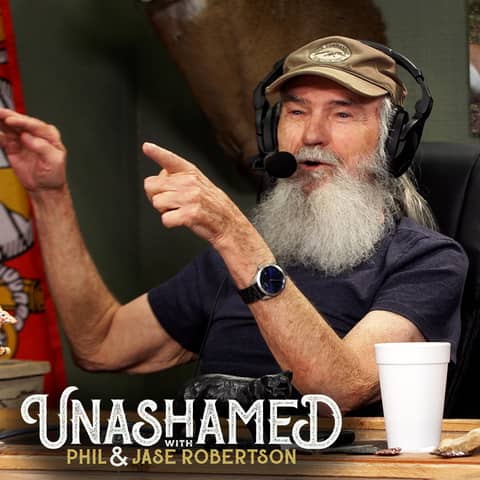 Ep 765 | Phil & Uncle Si Get Chased by 50 Coyotes & Why Jase Doesn’t Get Along with Si