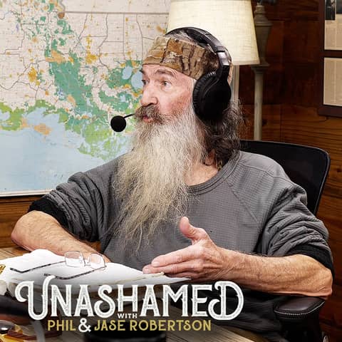 Ep 814 | Phil Shows Off His Singing Voice & Jase Wins an Unusual but Incredible Prize