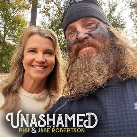 Ep 824 | Jase Gets an Ego Boost When Missy Sings His Praises to a Stranger & Phil Gets Stood Up