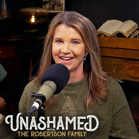 Ep 1235 | The Robertson Wives Spill All the Secret Family Christmas Traditions