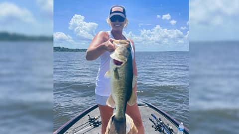 EP. 215 The Lady Bass Angler Association 2021 Professional Rookie of the Year Stephanie Hemphill-Pellerin