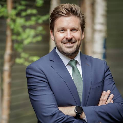 S6E3: Allan Mulrooney – Surfing the Wave to the West of Ireland