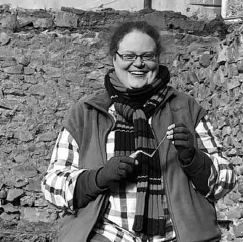 S5E9: Ruth Carden - The Bone Lady